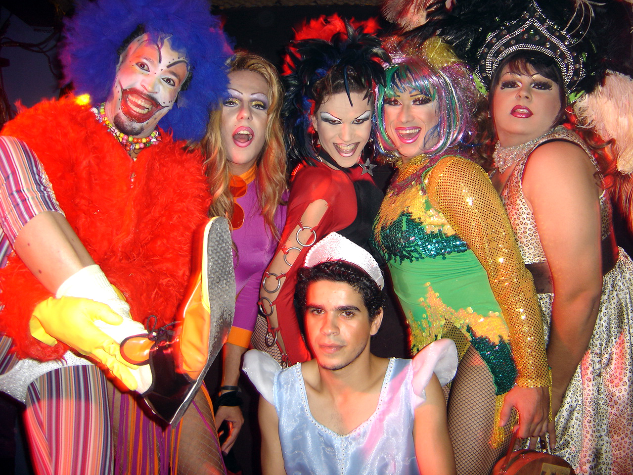 Exposição em homenagem à boate Jump, em Goiânia