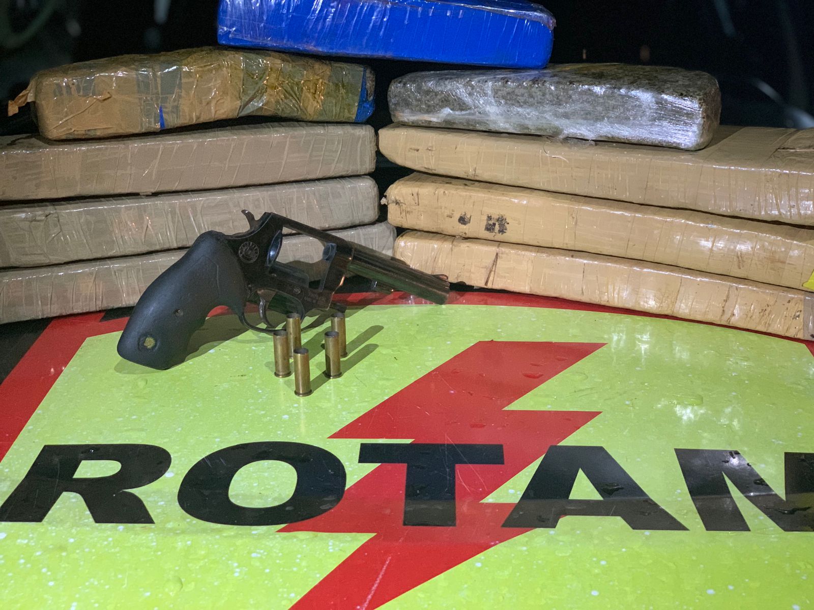 Três suspeitos de roubo e tráfico morrem em confrontos com a PM