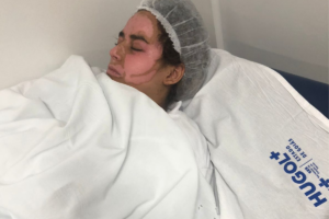 Estudante Annelise Lopes no Hugol na manhã de hoje. (Foto: Arquivo Pessoal)