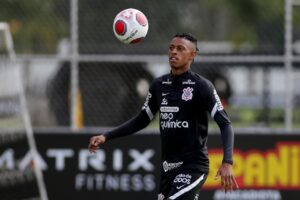 Robson Bambu treinando no Corinthians