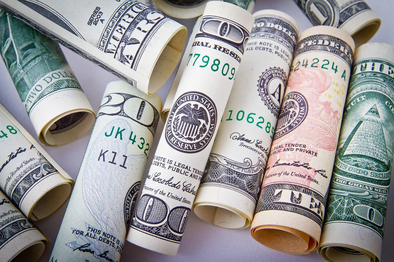 Dólar sobe para R$ 5,24, após dados sobre inflação nos EUA