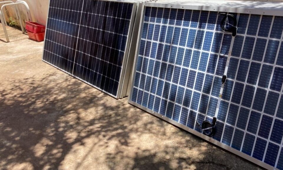 PM prende cinco suspeitos de furtar 100 placas solares em Taquaral de Goiás