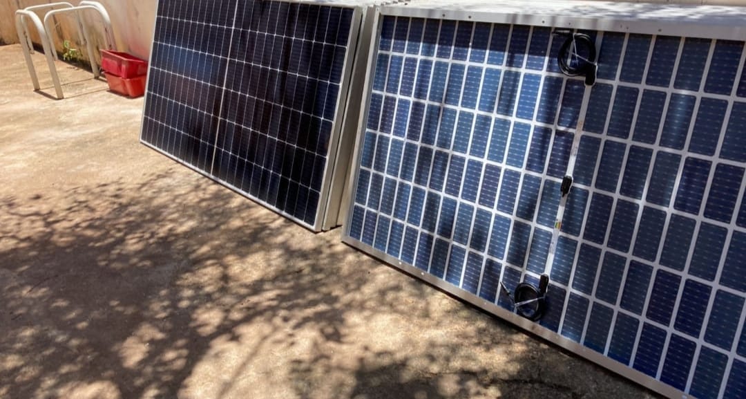 PM prende cinco suspeitos de furtar 100 placas solares em Taquaral de Goiás