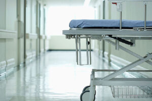 Hospital é condenado a indenizar mulher que ficou com sequela no braço durante o nascimento