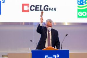 Governador assina contrato de venda da Celg T