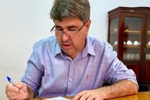 Justiça concede liminar e prefeito de Silvânia reassume prefeitura