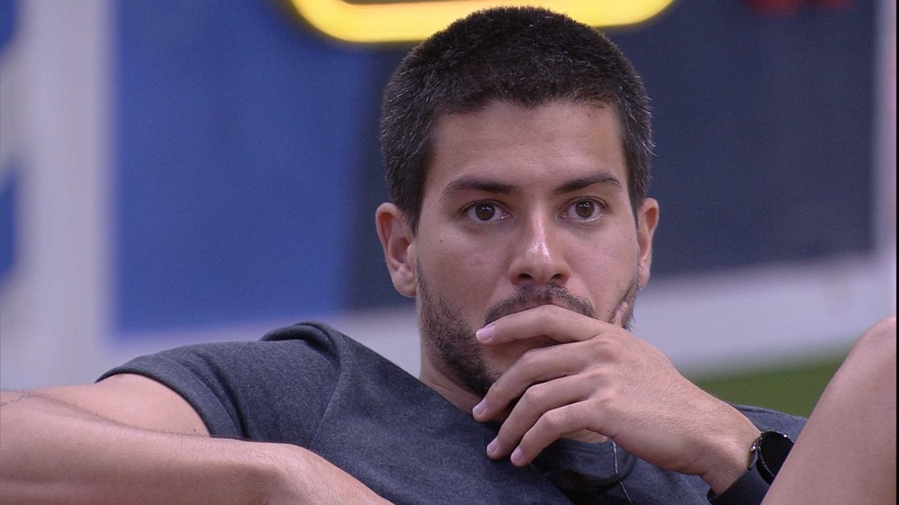 Ator venceu o reality com 68,96% dos votos. Arthur Aguiar revela o que vai fazer com o prêmio de R$1,5 milhão do BBB 22