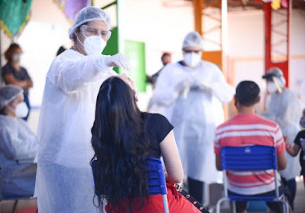 Homem tenta assaltar técnica de enfermagem durante testagem em Goiânia (Foto: Jucimar de Sousa - Mais Goiás)