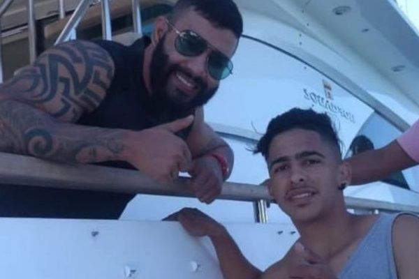 Jovem cantor é contratado após cantar para Gusttavo Lima