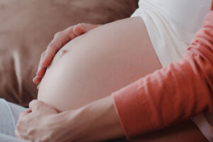 Direitos da mãe não podem se sobrepor aos do nascituro Justiça barra aborto de feto sem chance de vida mulher gestação