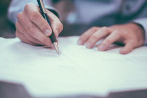 BRB lança edital de concurso com 300 vagas para escriturário no DF (Foto: Pixabay)