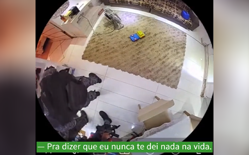 PMs arrombam casa e furtam objetos durante operação em comunidade do Rio de Janeiro