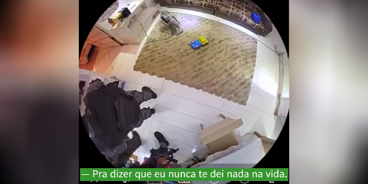 PMs arrombam casa e furtam objetos durante operação em comunidade do Rio de Janeiro