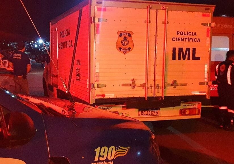 Jovem é morto com tiros na cabeça na porta de casa em Catalão