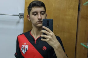 Jovem que morreu atingido por carro em Goiânia foi sepultado nesta quarta