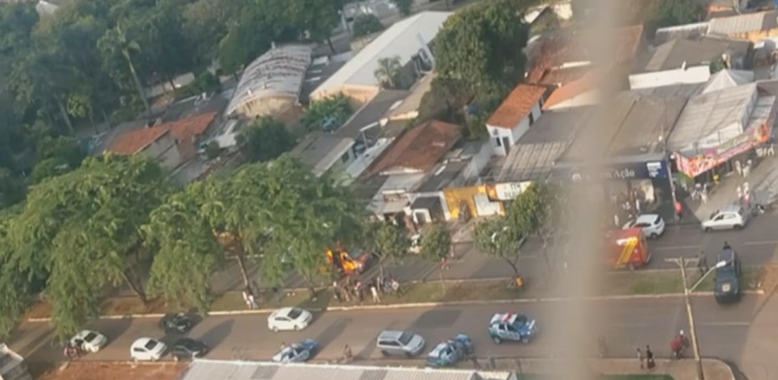 Auxiliar de tapeceiro é morto a tiros no Parque Amazônia, em Goiânia (Foto: Reprodução)