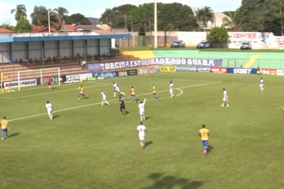 Jogo entre Iporá e Crac