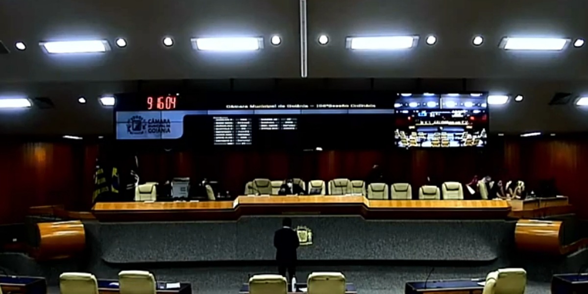 Câmara Municipal 'estica feriado' para atualizar sistema e não realiza sessão nesta quinta