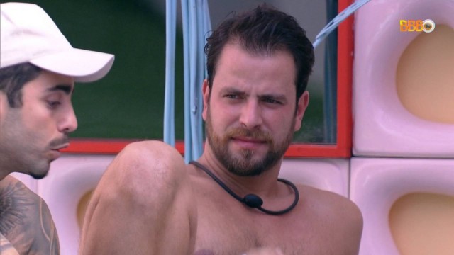 Scooby e Gustavo, do BBB 22, defendem descriminalização da maconha: 'Imagina o tanto de imposto que ia arrecadar?'