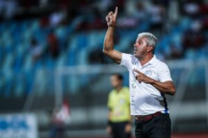 Treinador Gilberto Pereira no Olímpico