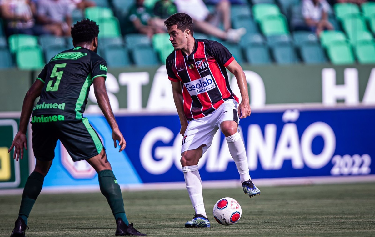 Stefano Moretti no primeiro jogo entre Anápolis e Goiás