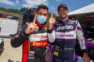 Raphael Teixeira (esquerda) junto com Thiago Camilo (direita)