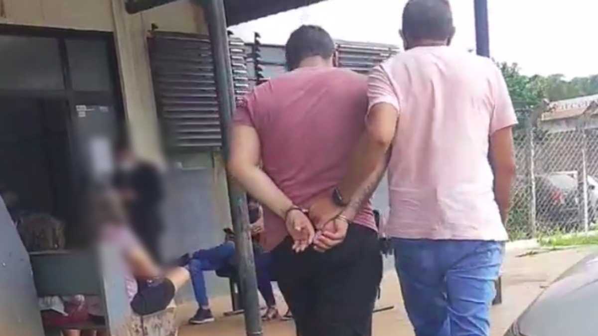 A Polícia Civil prendeu um homem suspeito de matar um colega esfaqueado por uma dívida de R$ 20, na cidade de Novo Gama