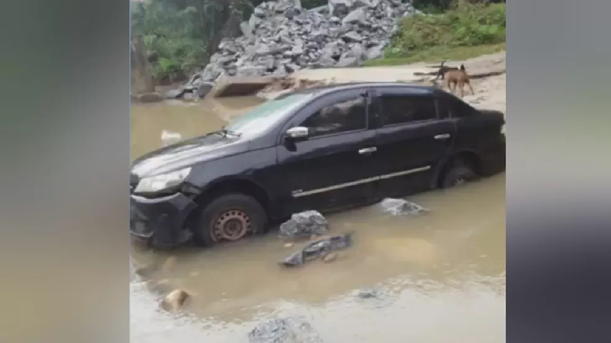 Gases de escapamento matam casal intoxicado dentro de carro em córrego de Guarinos, em Goiás