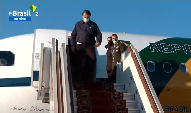 Presidente visitará Putin no auge da crise da Ucrânia, mas quer foco em fertilizantes. Bolsonaro desembarca em Moscou para encontro com Putin