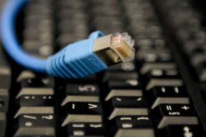 País fica na 81ª posição do ranking de custo de banda larga. Internet no Brasil é sete vezes mais cara que nos EUA