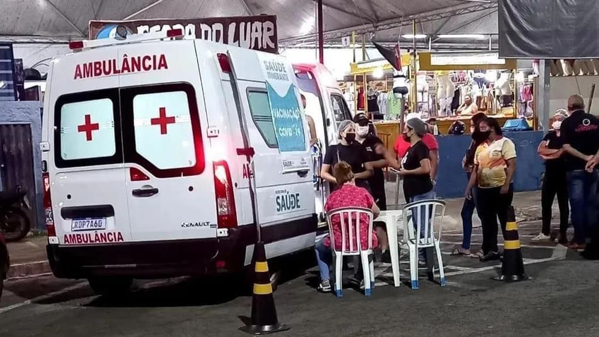 Caldas Novas faz vacinação itinerante contra Covid em feiras da cidade