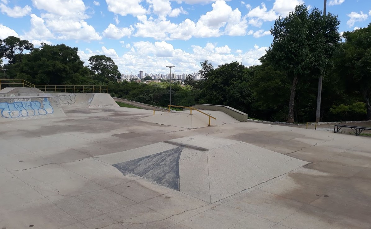 Pista do Setor Perim é opção para andar de skate em Goiânia 