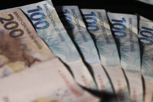 Procura por crédito sobe 7,2% em janeiro, mostra Serasa Experian