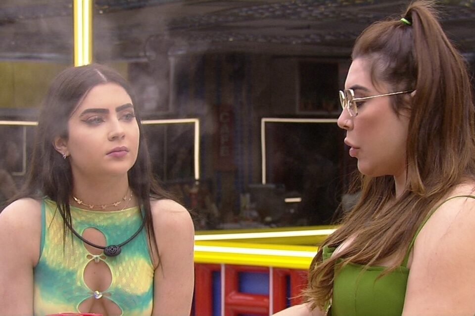 Cantora foi parar no paredão pelas mãos da líder. BBB 22: Naiara Azevedo vai dar o Monstro para Jade Picon se ganhar o Anjo