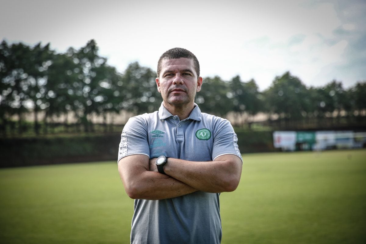Na Chapecoense, Umberto Louzer foi campeão da Série B em 2020, mas seu último trabalho foi no Sport. Foto: Márcio Cunha - Chapecoense