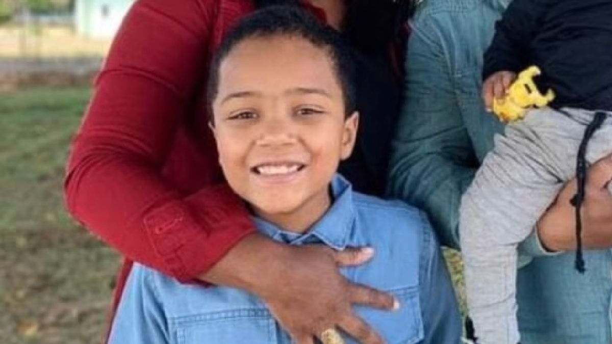 O menino de 8 anos morreu após cair de um toboágua de 10 metros de altura, em Caldas Novas (Foto: Reprodução - Redes Sociais)