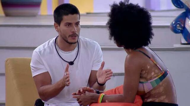 Os dois discutiram após o Jogo da Discórdia; assista. BBB 22: Natália sugere a Arthur Aguiar que ele a imunizou com segundas intenções