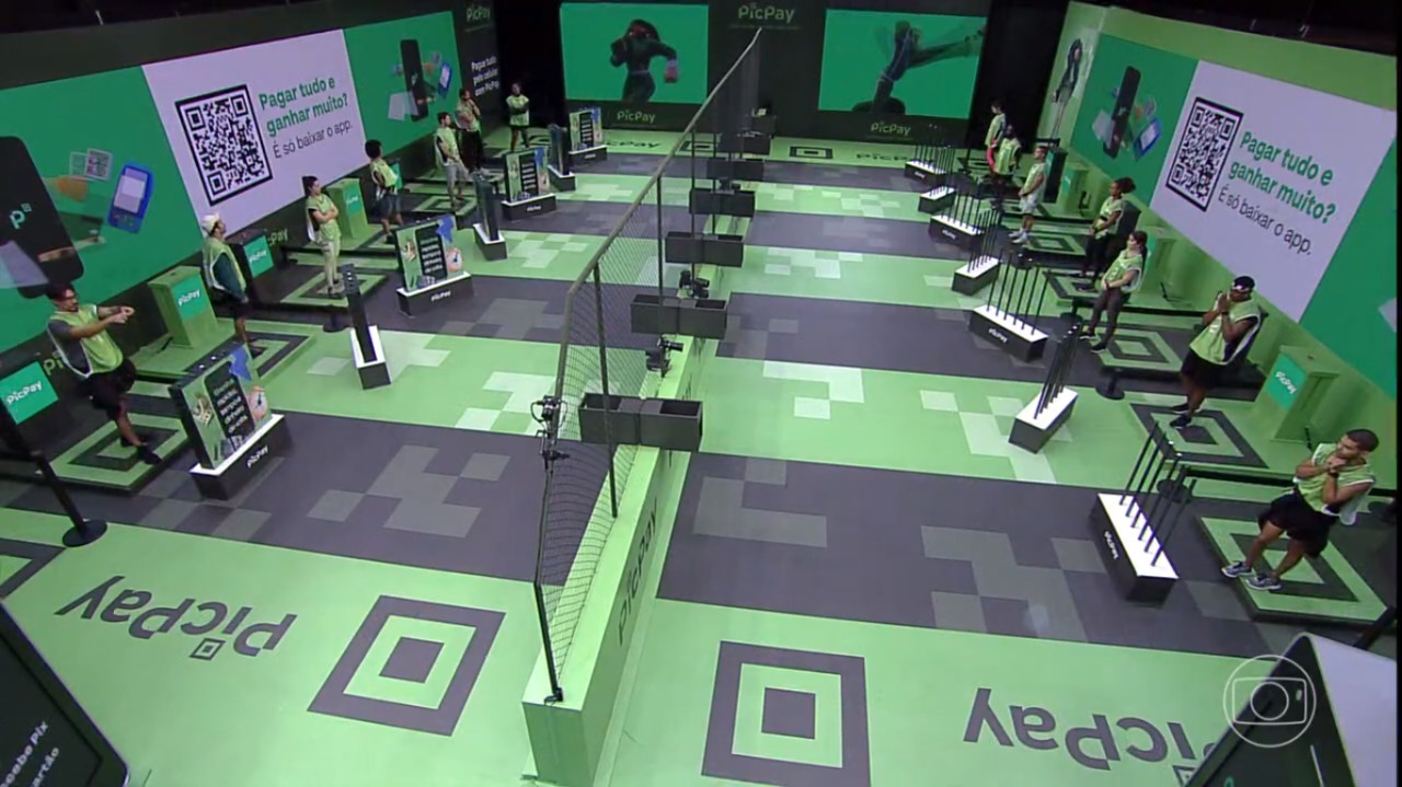 Larissa não participa por ter quebrado um dedo do pé na última festa. BBB 22: Prova do Líder é de resistência; saiba detalhes