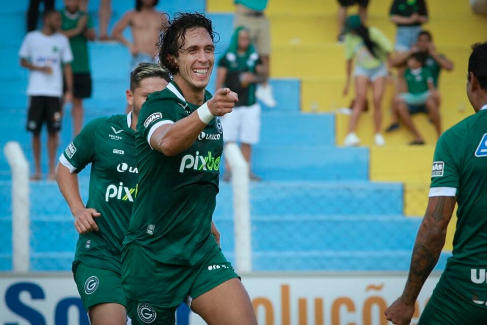 Nicolas comemora gol pelo Goiás