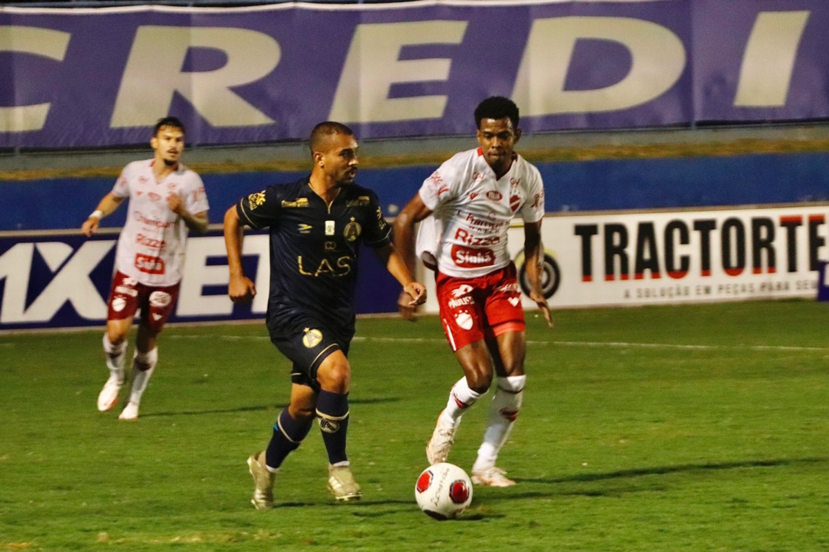 Jogo entre Vila Nova e Aparecidense pelo Goianão 2022