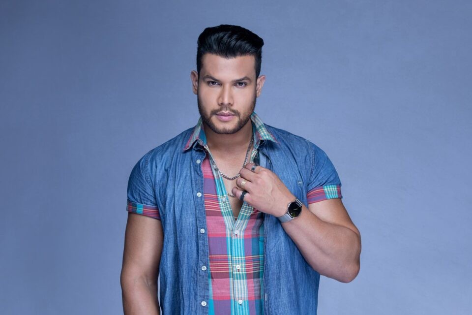 Cantor sertanejo Israel Novaes, atração deste fim de semana em Goiânia