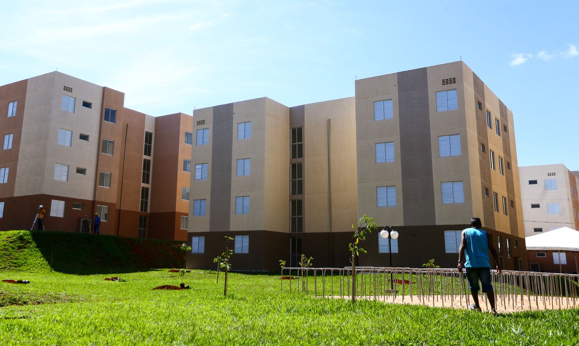 Ter um imóvel é o sonho de 87%, aponta pesquisa. Brasileiro valoriza mais casa própria do que filhos, religião e estabilidade