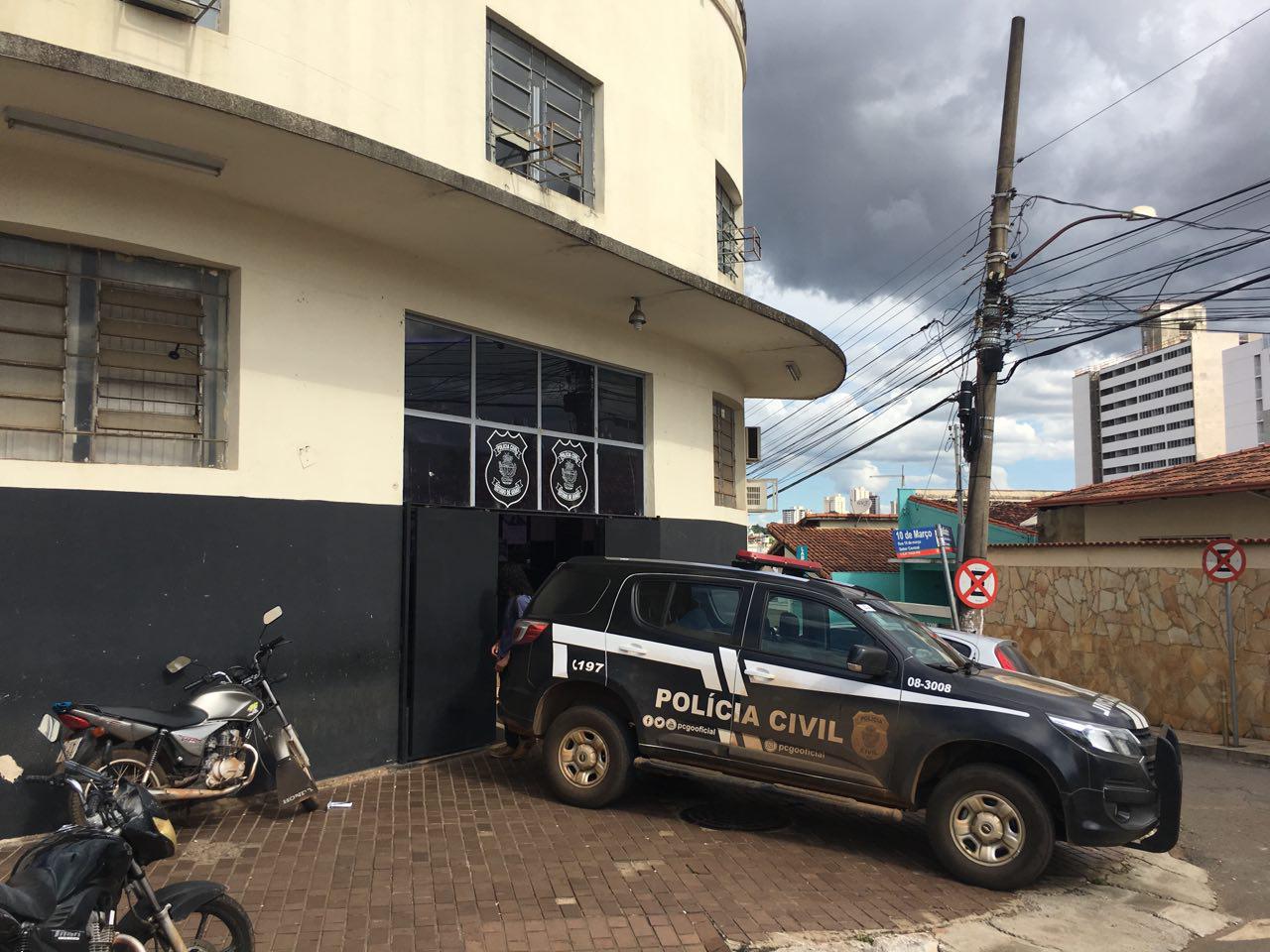 Idoso perde R$ 60 mil ao cair em golpe e comprar casa que não pode ser vendida, em Corumbá de Goiás