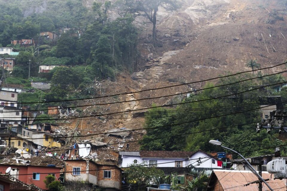 Sobe para 232 total de pessoas mortas em tragédia em Petrópolis - Foto: Tânia Rego - Agência Brasil