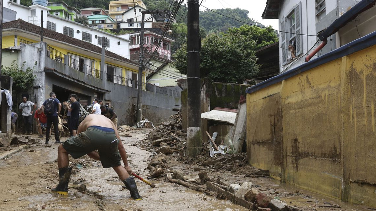 Mortes em Petrópolis sobem para 110; ao menos 130 estão desaparecidos
