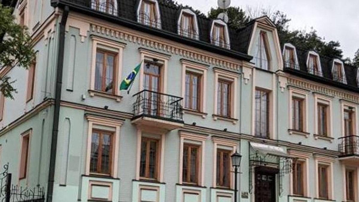 Embaixada pede que brasileiros não visitem províncias na Ucrânia