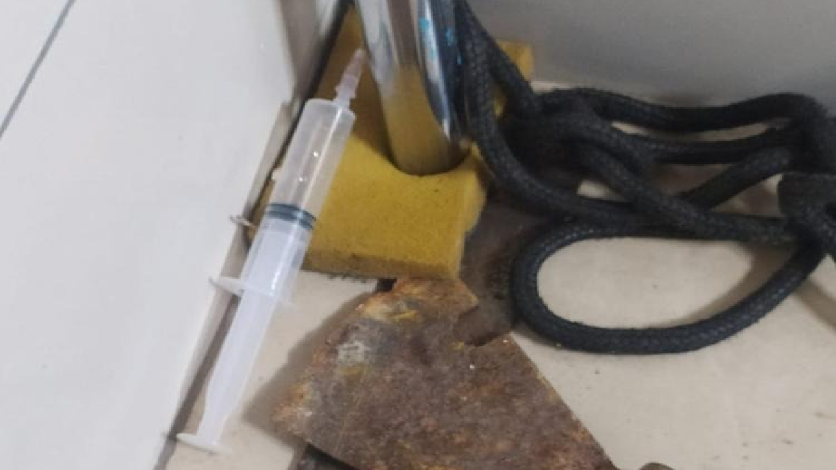 Um homem está preso suspeito de tentar matar a namorada com uma 'injeção de ar', em Leopoldo de Bulhões. Segundo a Polícia Militar (PM), o sujeito ainda manteve a vítima em cárcere privado por mais de 24 horas, em meio à agressões e ameaças.