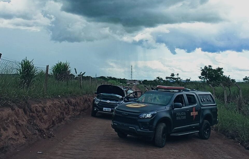 Foragido e suspeito de tráfico de drogas e assassinatos morrem em confrontos com a PM