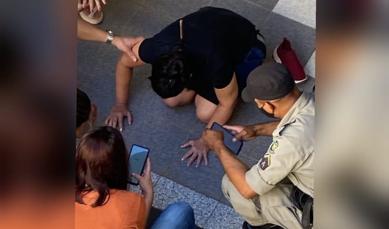 Uma mulher foi vítima de golpes de faca em um shopping localizado na Av. Goiás Norte, no Criméia Oeste, em Goiânia. (Foto: leitor/Mais Goiás)