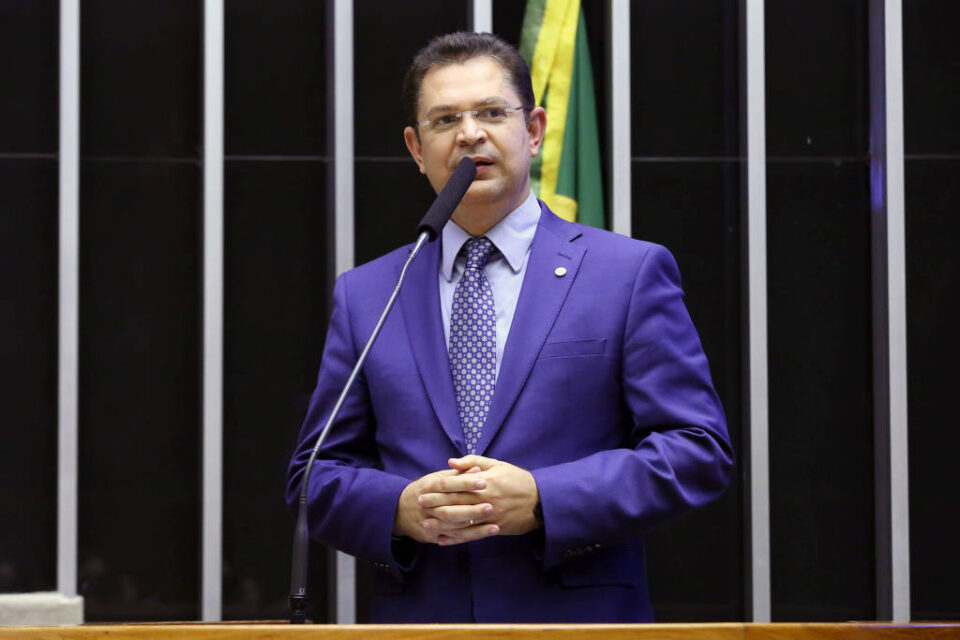 Bancada evangélica quer ser 30% do Congresso, diz seu novo presidente